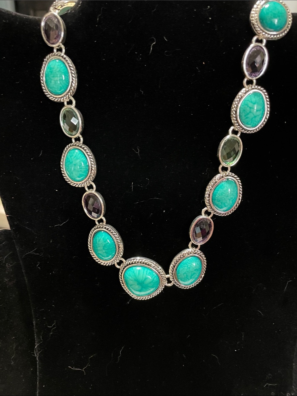 Turquoise Oval Stone Necklace. M’s